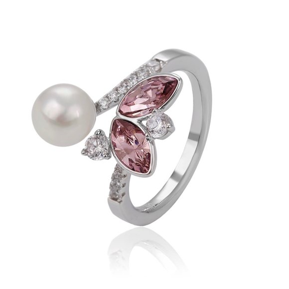 Stunning Butterfly Swarovski Ring - Picture 2 of 14